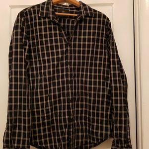 Men's business casual button down shirt